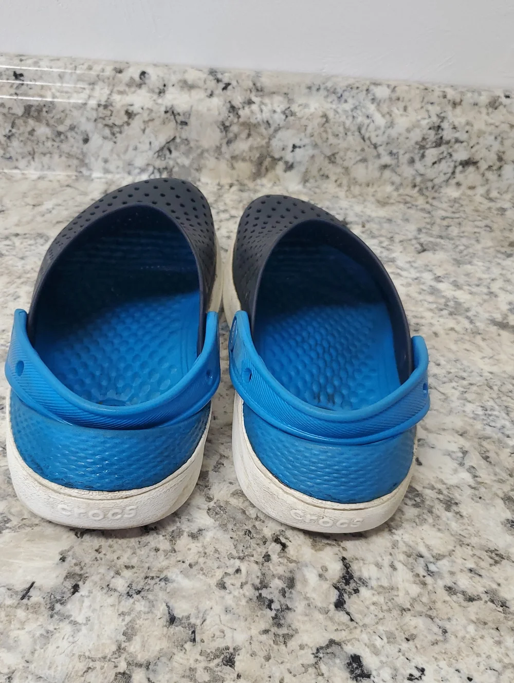 CROCS comfortable navy